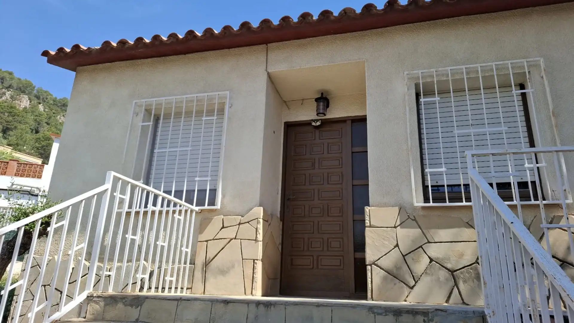 Vista exterior de Casa o chalet en venta en Vallirana con Aire acondicionado, Jardín privado y Terraza