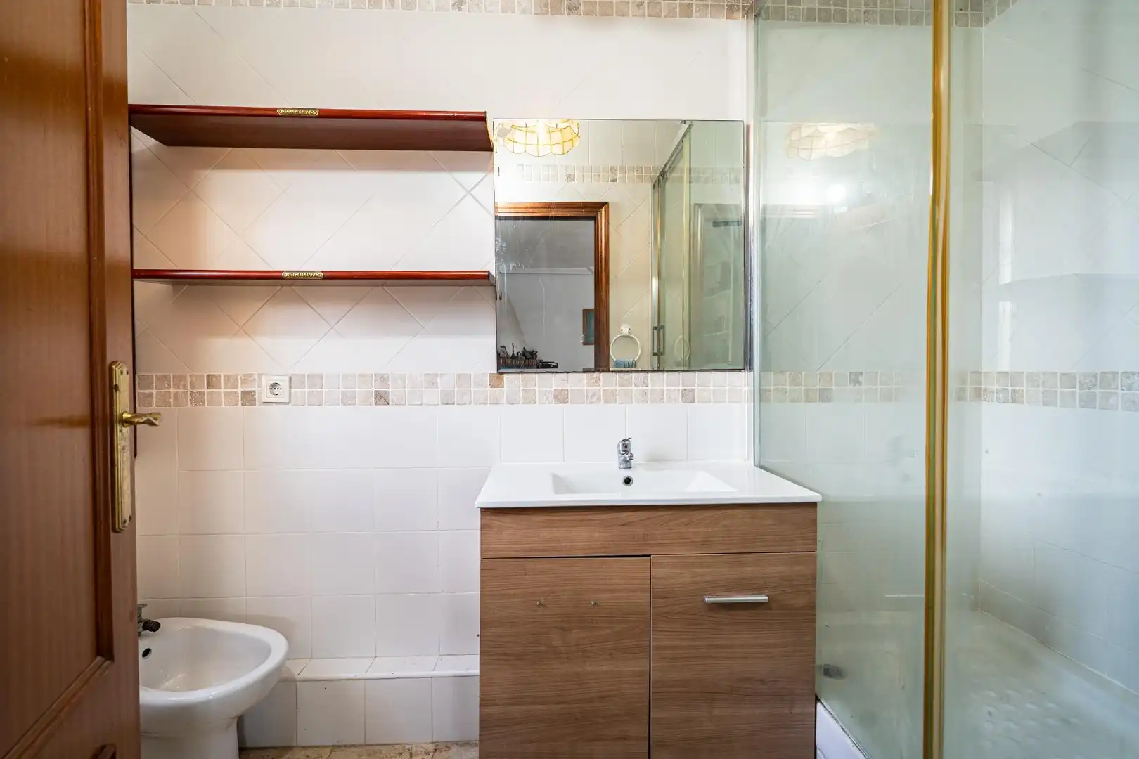 Bany de Casa o xalet en venda en Tomares amb Jardí privat, Terrassa i Traster