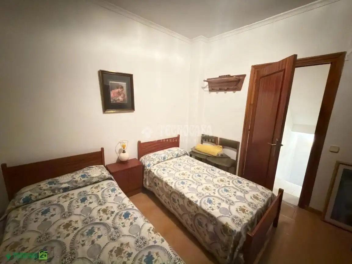 Habitación de Casa adosada en venta en Huerta de Valdecarábanos con Calefacción y Terraza
