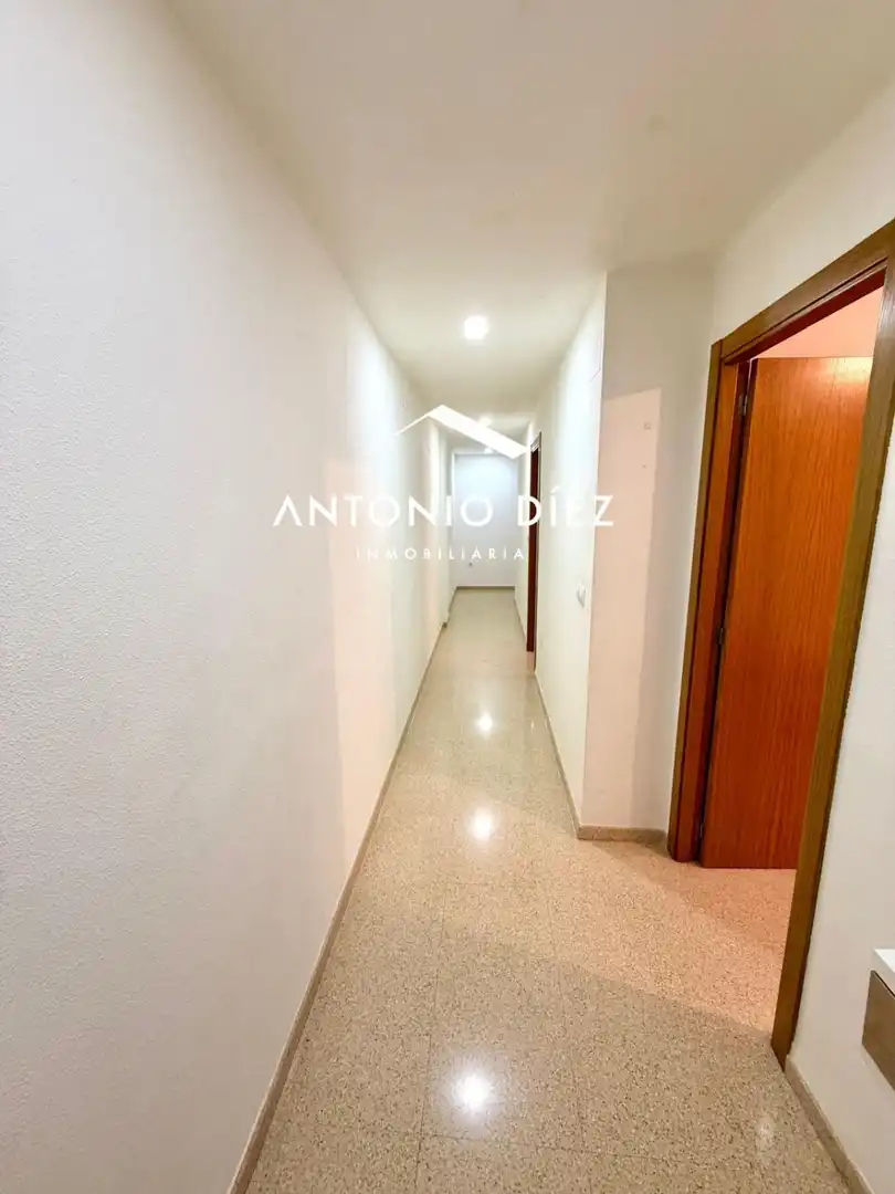 Piso en venta en Monforte del Cid con Terraza, Trastero y Amueblado