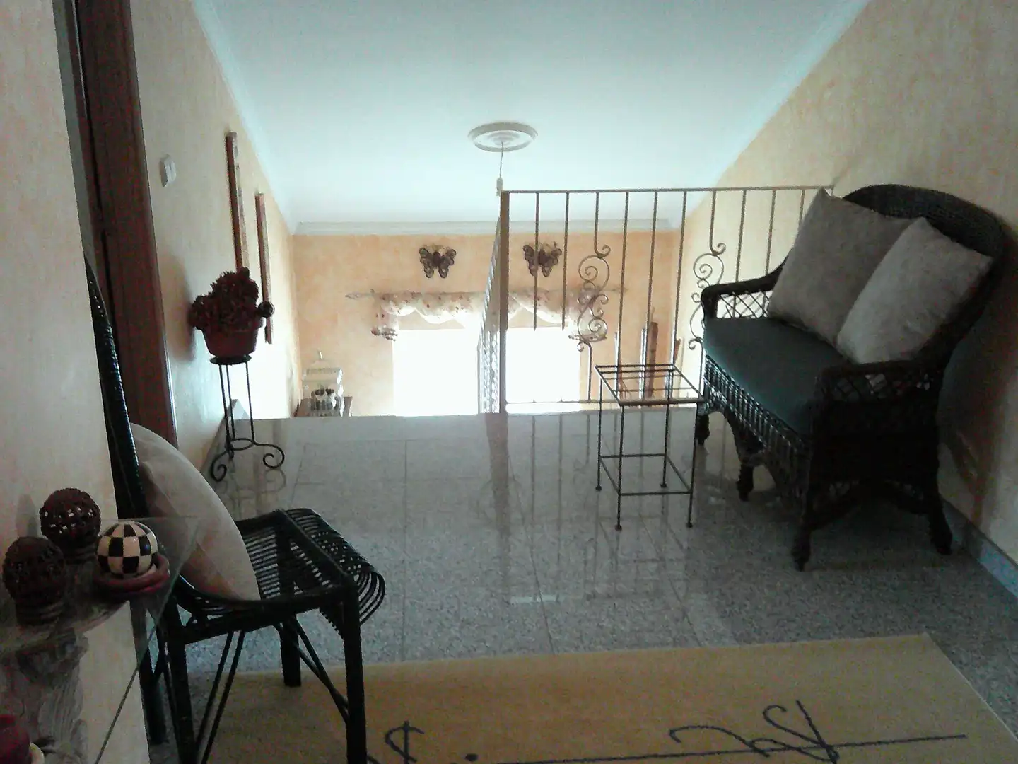 Sala d'estar de Casa o xalet en venda en Ribadumia amb Terrassa, Moblat i Balcó