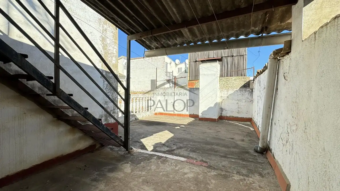Vista exterior de Planta baixa en venda en Carcaixent amb Terrassa i Traster