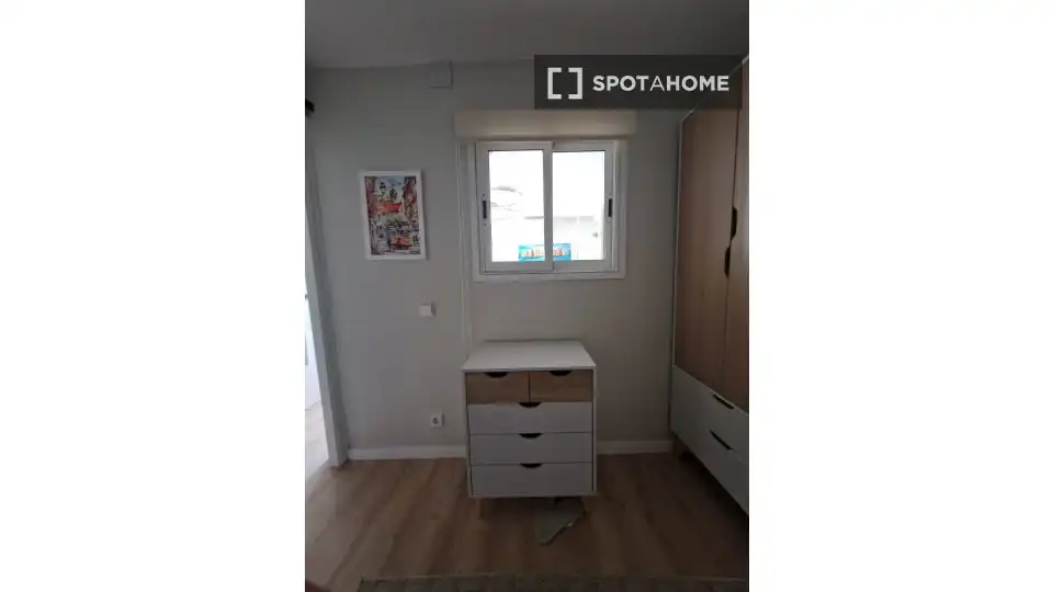 Bedroom of Flat for share in Barcelona  with Air Conditioner, Heating and Furnished