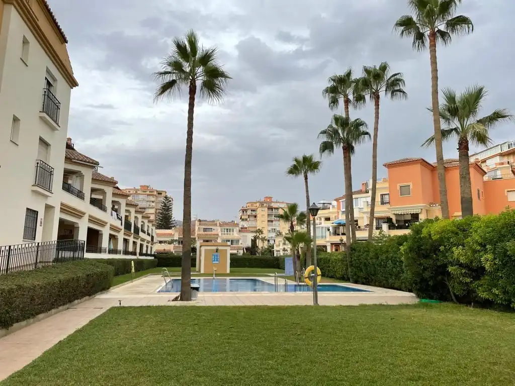 Pis amb piscina en venda a Centro Internacional
