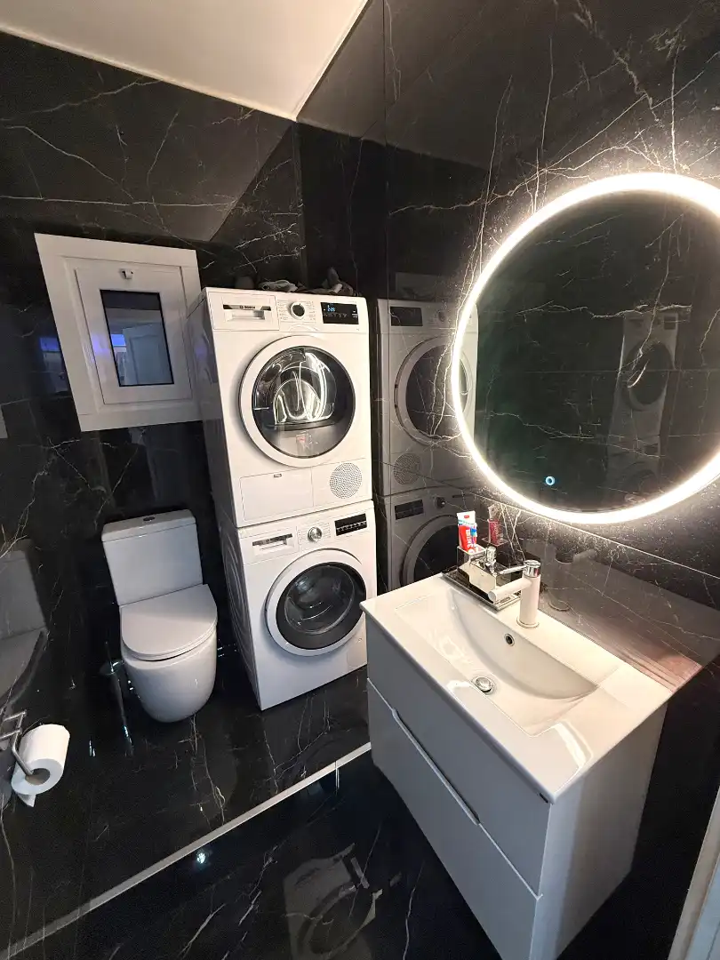 Badezimmer von Geschaftsraum zum Verkauf in Barcelona mit Klimaanlage und Heizung