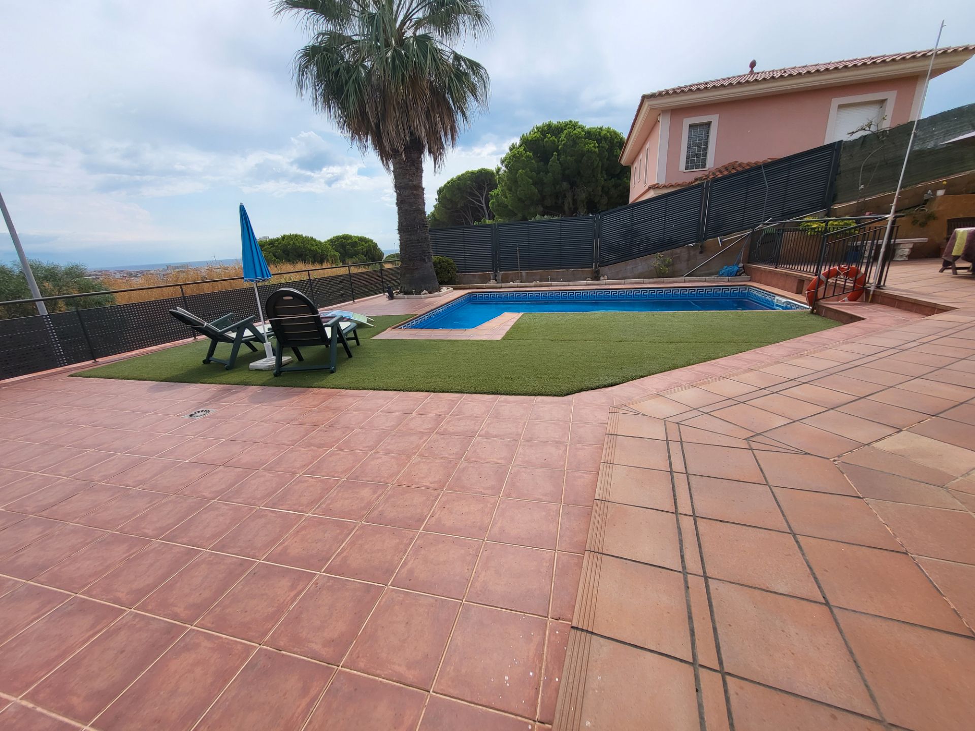 Piscina de Casa o xalet en venda en Calella amb Aire condicionat, Calefacció i Parquet