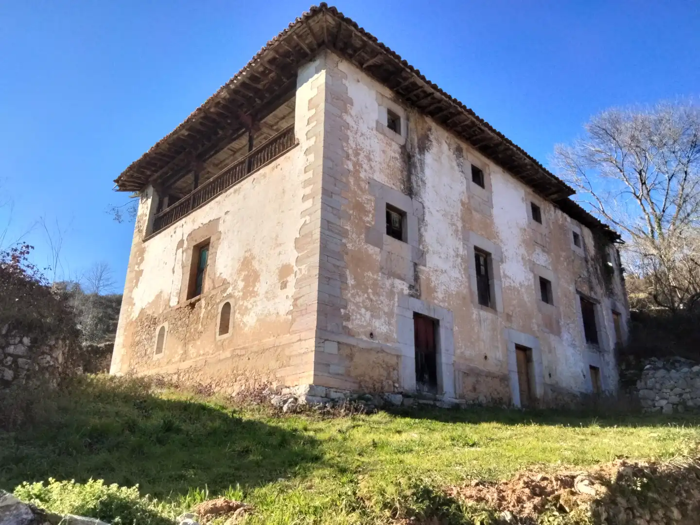 Gebäude zum Verkauf in Lugar Villar, Onís