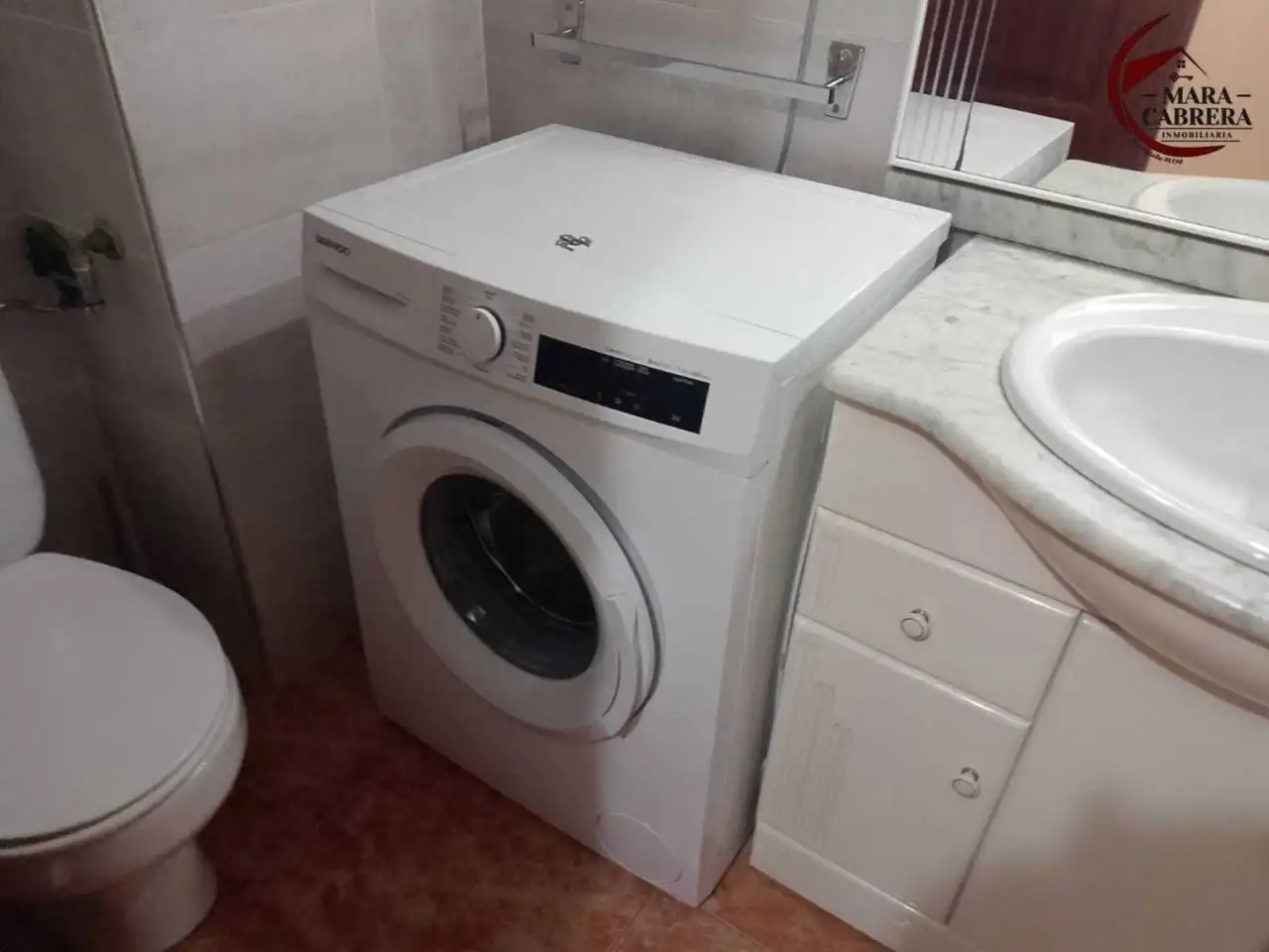 Baño de Piso en venta en Gandia con Aire acondicionado, Terraza y Amueblado