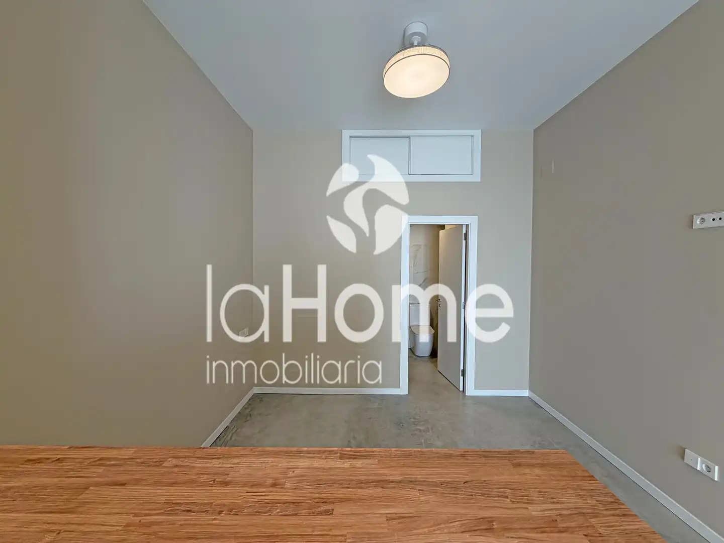 Loft zum Verkauf in Paterna mit Ofen