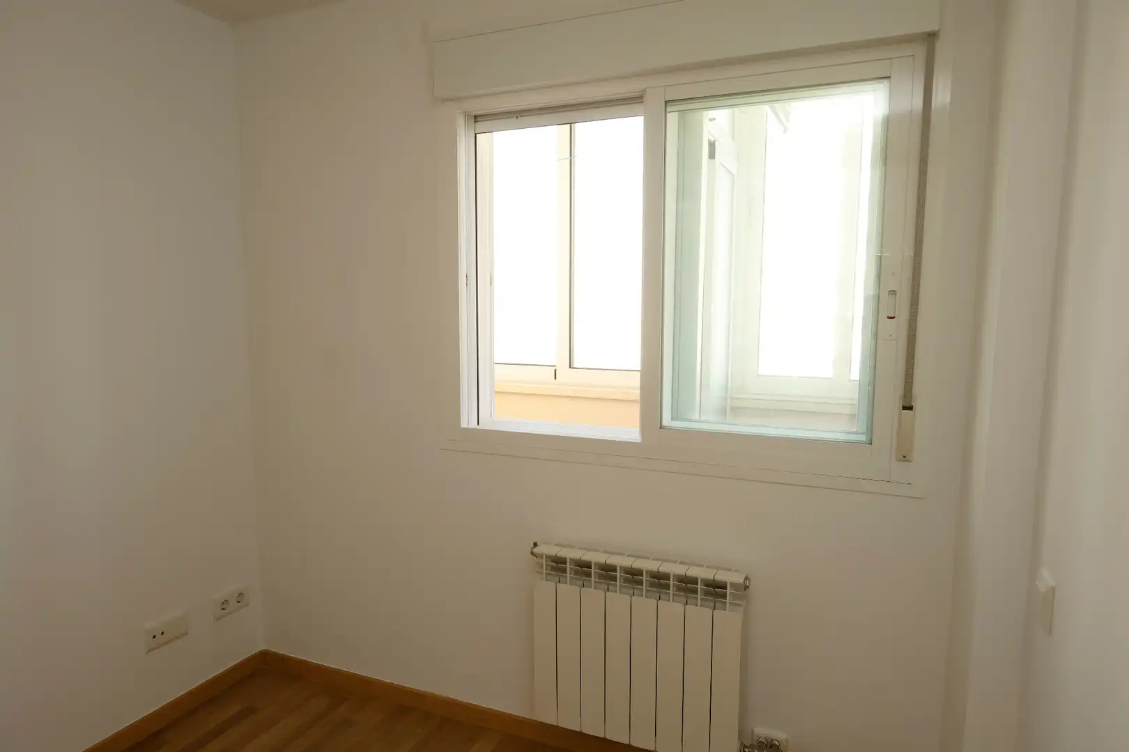 Habitación de Apartamento en venta en Zaragoza con Aire acondicionado, Calefacción y Horno