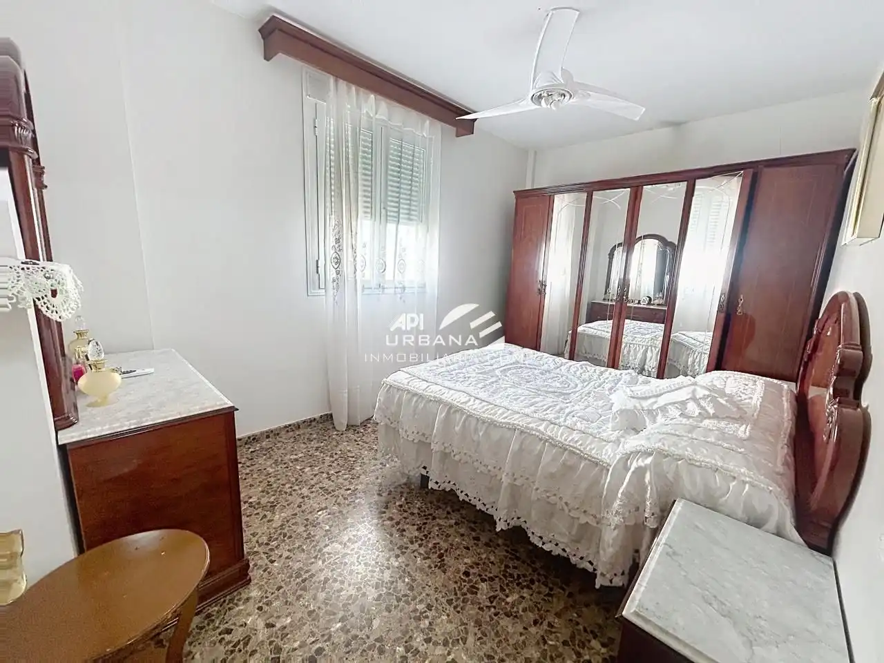 Habitación de Planta baja en venta en Lucena con Aire acondicionado y Amueblado
