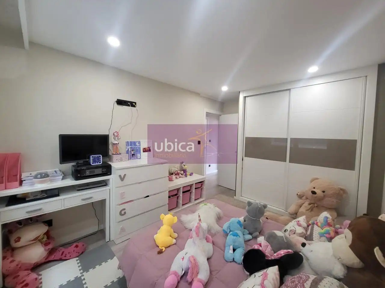 Habitación de Piso en venta en Vigo  con Calefacción y Trastero