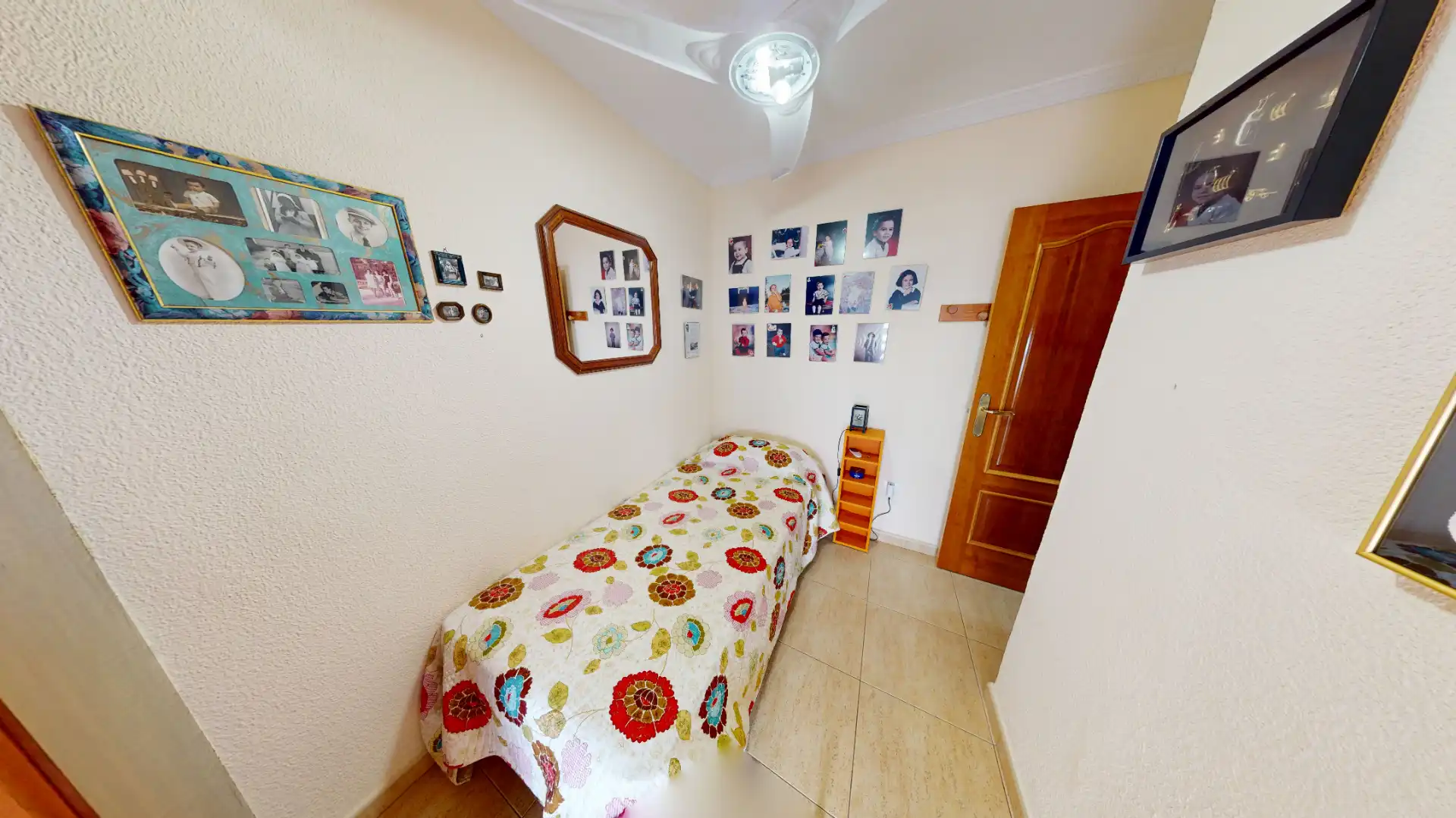 Habitación de Casa o chalet en venta en El Campello con Aire acondicionado, Calefacción y Jardín privado