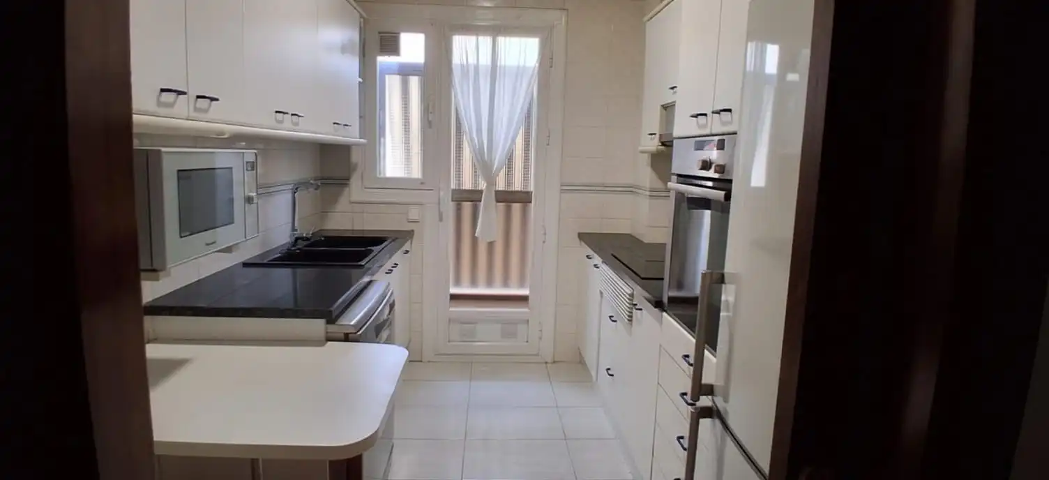 Küche von Wohnung zum Verkauf in Sabadell mit Klimaanlage, Heizung und Möbliert