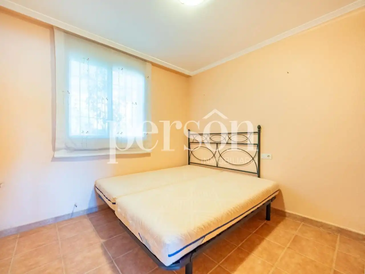 Habitación de Casa o chalet en venta en Chiva con Jardín privado, Terraza y Piscina