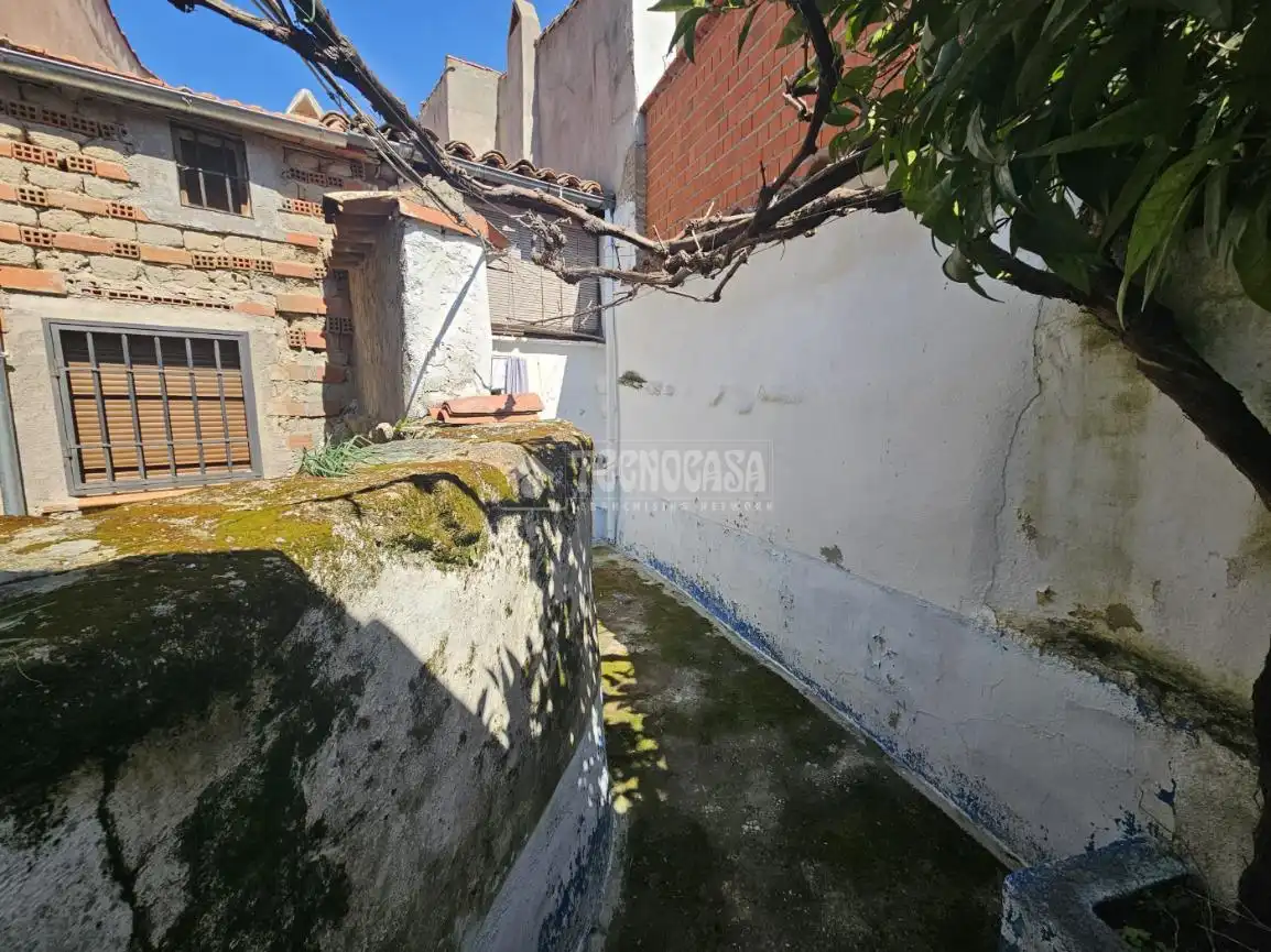 Vista exterior de Casa o chalet en venta en Caleruela con Jardín privado
