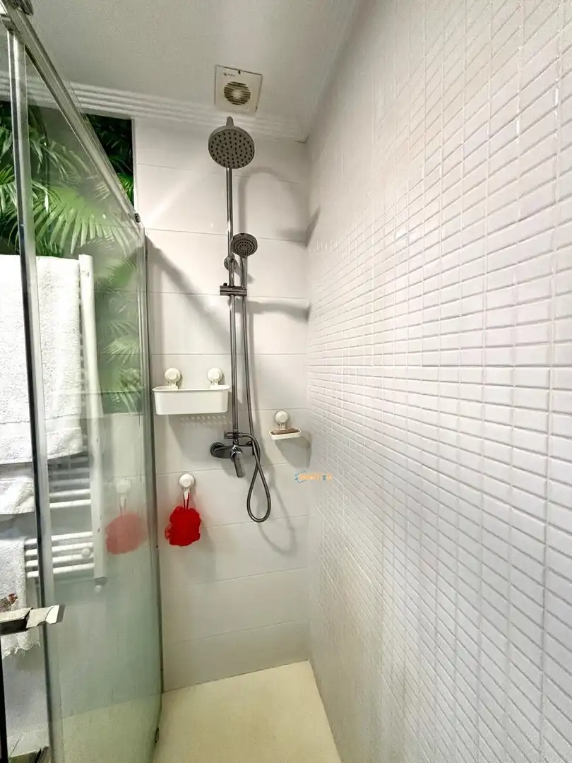 Bathroom of Flat for rent in Vigo   with Heating and Furnished