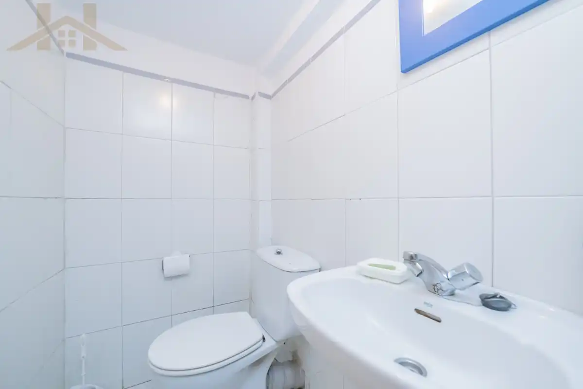 Bany de Casa o xalet en venda en Guadarrama amb Calefacció, Jardí privat i Piscina comunitària