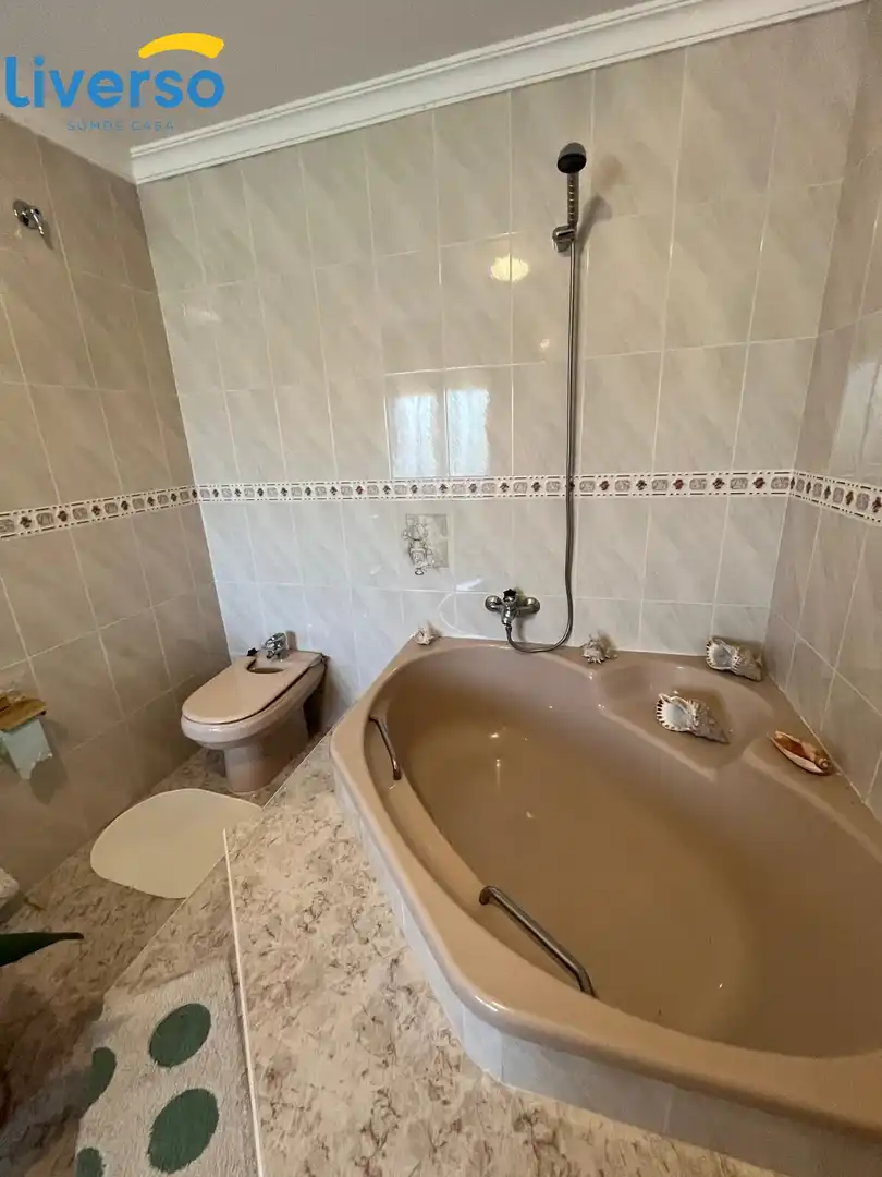 Bathroom of Houses for sale in Los Balbases   with Heating, Private garden and Terrace