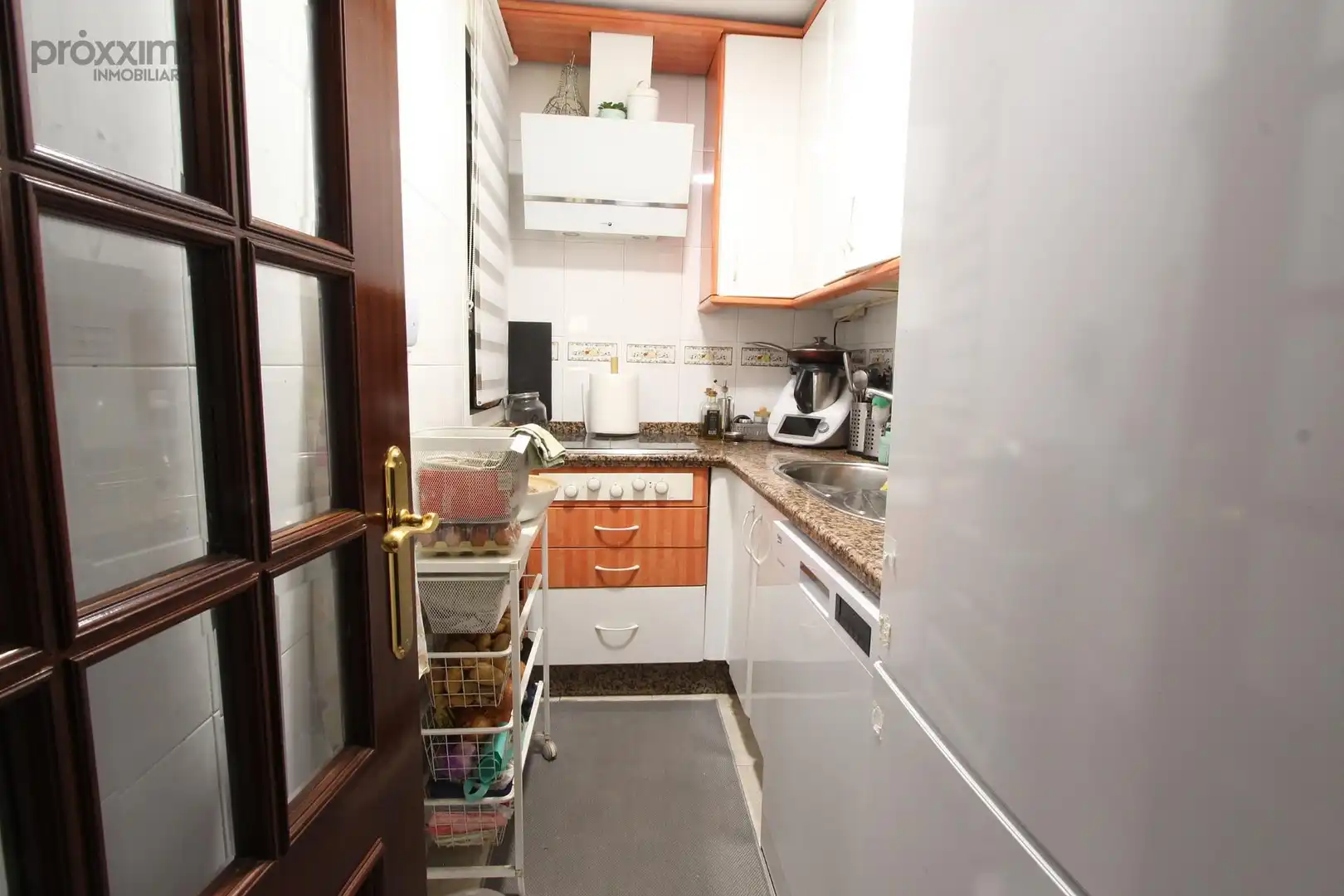 Kitchen of Flat for sale in Sevilla  with Air Conditioner and Balcony