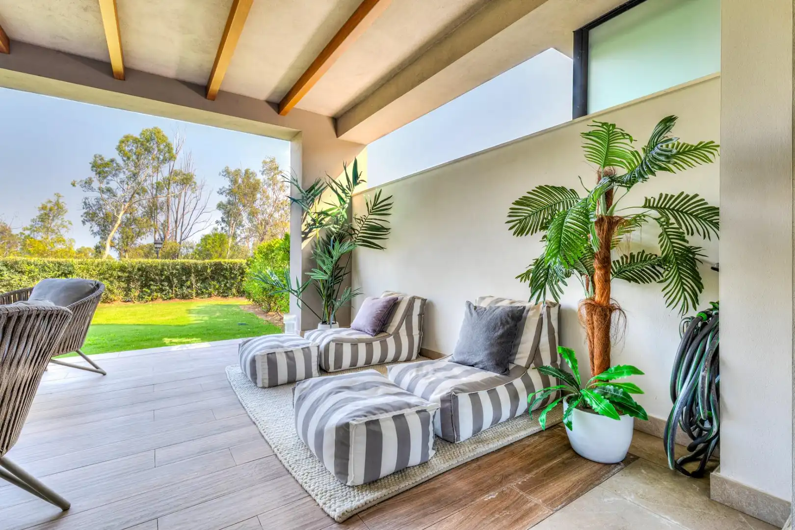 Terrassa de Planta baixa de lloguer en Marbella amb Aire condicionat, Calefacció i Jardí privat