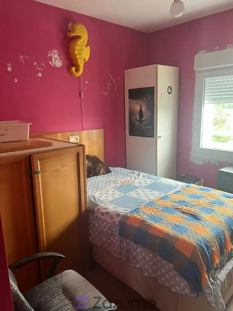 Schlafzimmer von Wohnung zur Miete in Avilés mit Klimaanlage, Heizung und Möbliert
