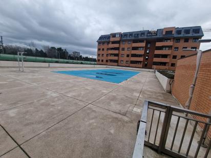 Swimming pool of Flat for sale in Pinto  with Air Conditioner, Heating and Terrace