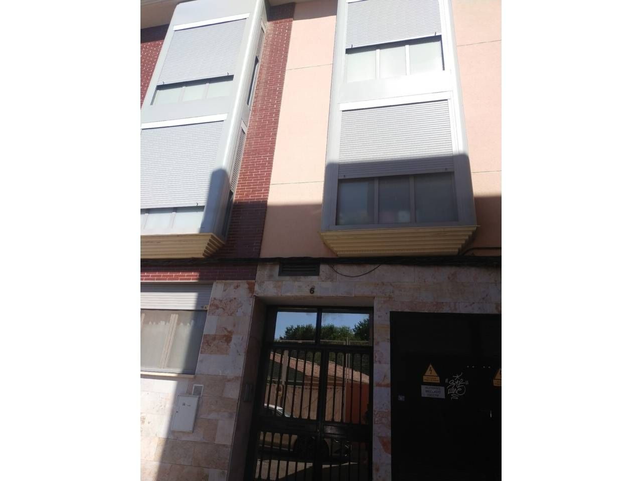 Vista exterior de Dúplex en venda en Manzanares amb Calefacció, Traster i Moblat