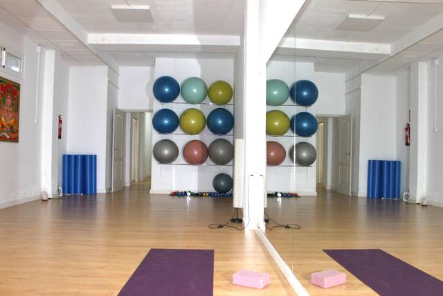 Local comercial en Venta en Viñuela - Rescatado