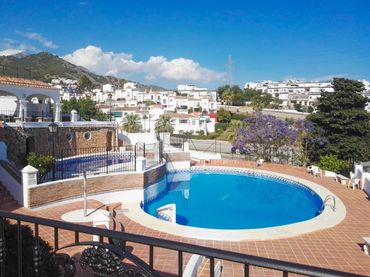 Casa con piscina in vendita a Urbanización Almijara III 3