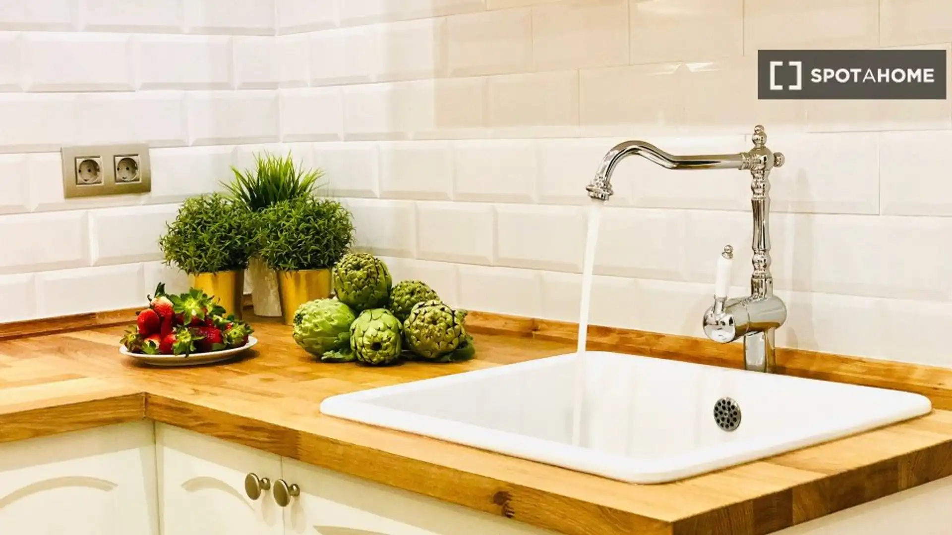 Kitchen of Flat for rent in  Barcelona Capital  with Air Conditioner, Heating and Furnished