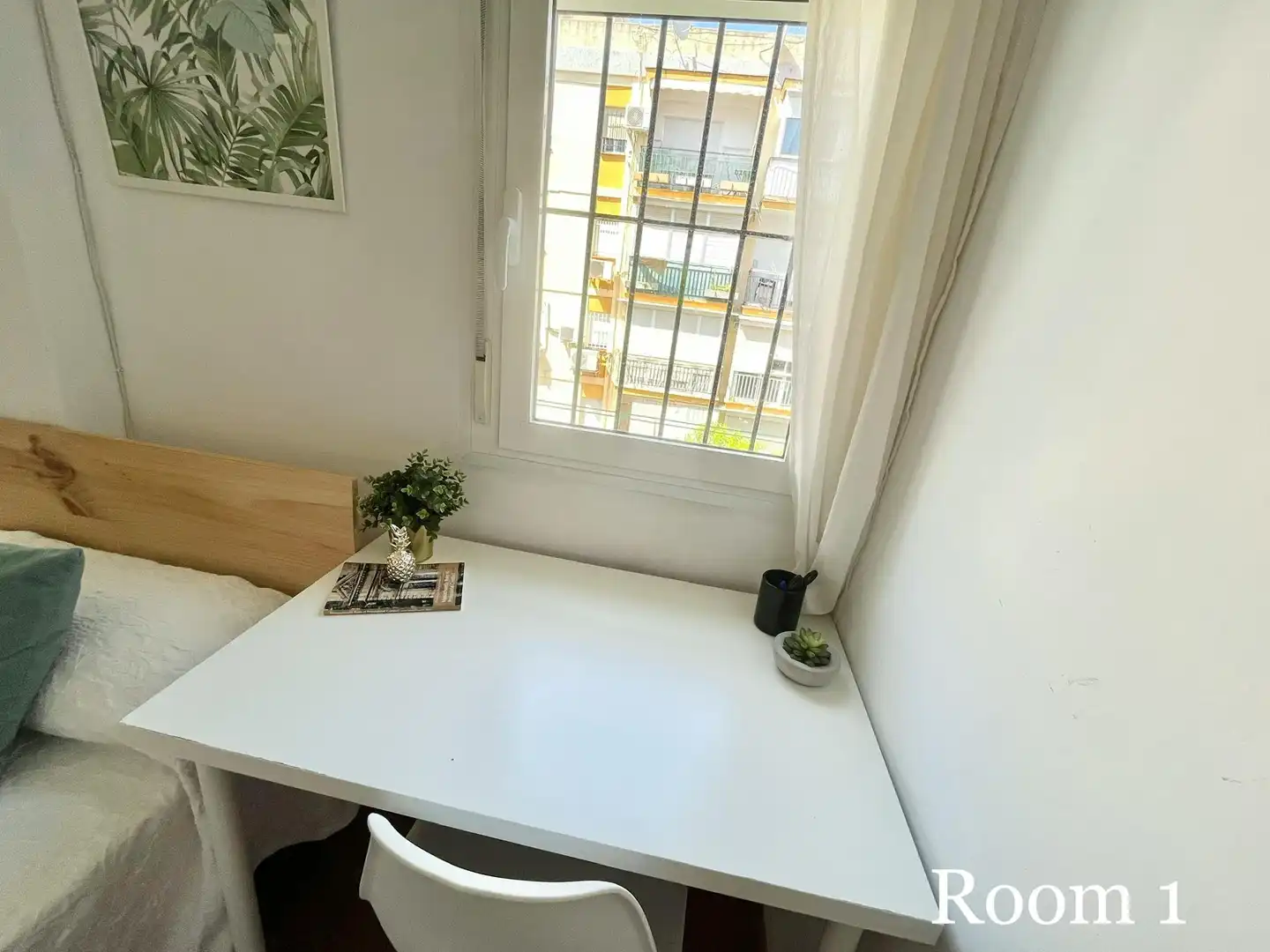 Bedroom of Flat for share in Sevilla  with Furnished, Washing machine and TV
