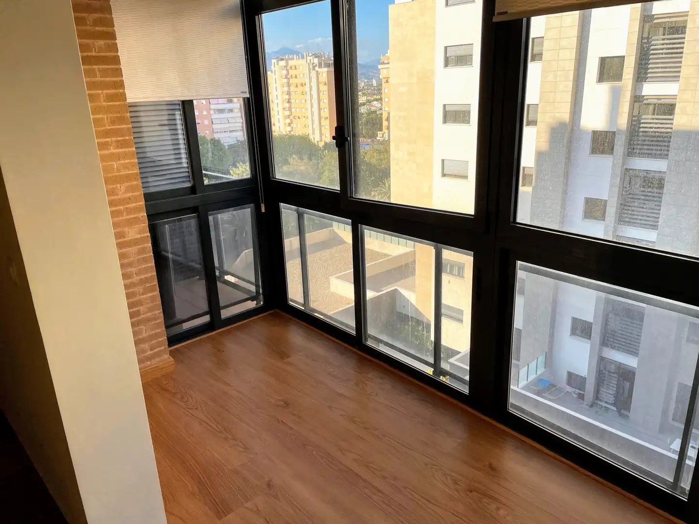 Flat with terrace to rent in Carrer Científico Jaime Santana