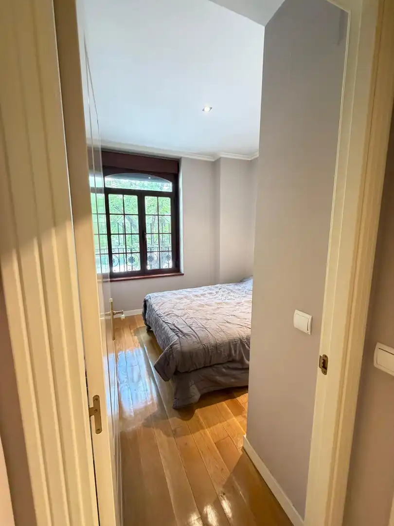 Schlafzimmer von Wohnung zur Miete in Madrid mit Klimaanlage, Heizung und Parkett