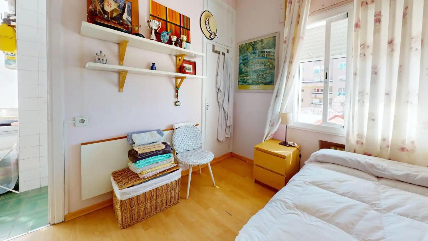 Bedroom of Flat for sale in Sevilla  with Air Conditioner, Terrace and Storage room