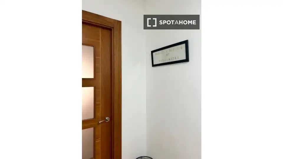 Habitación de Apartamento para compartir en Granada con Aire acondicionado, Terraza y Amueblado
