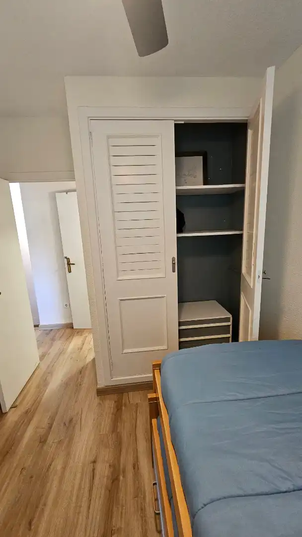 Habitación de Casa adosada en venta en El Campello con Aire acondicionado, Calefacción y Jardín privado