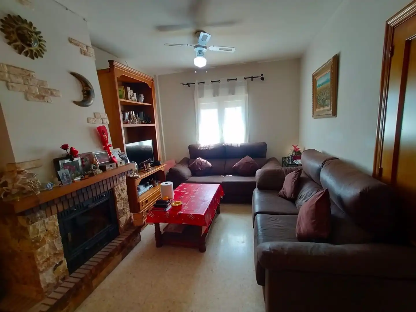 Wohnzimmer von Einfamilien-Reihenhaus zum Verkauf in La Línea de la Concepción mit Privatgarten