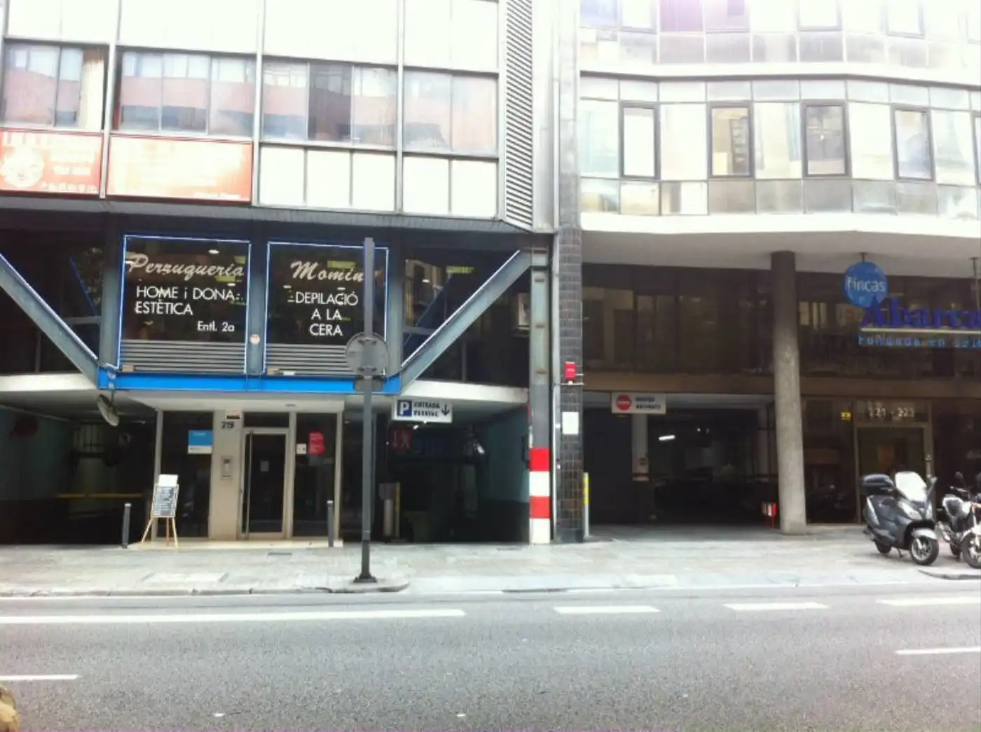 Außenansicht von Garage zur Miete in Barcelona