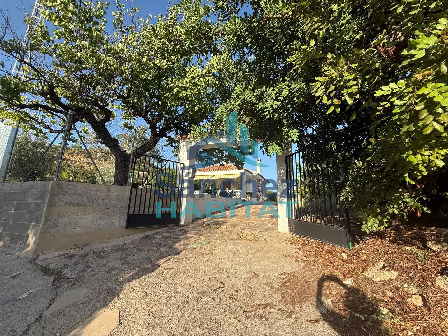 Exterior view of Houses for sale in Chelva  with Private garden, Terrace and Storage room