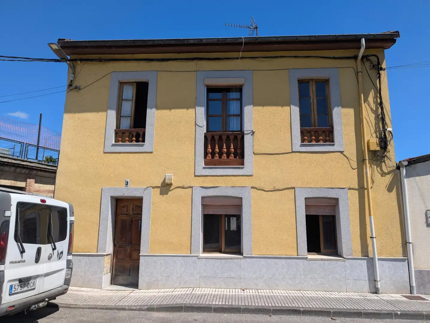 Vista exterior de Casa o xalet en venda en Langreo amb Jardí privat