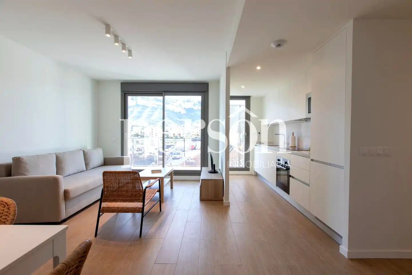 Habitación de Piso de alquiler en Dénia con Aire acondicionado, Terraza y Trastero