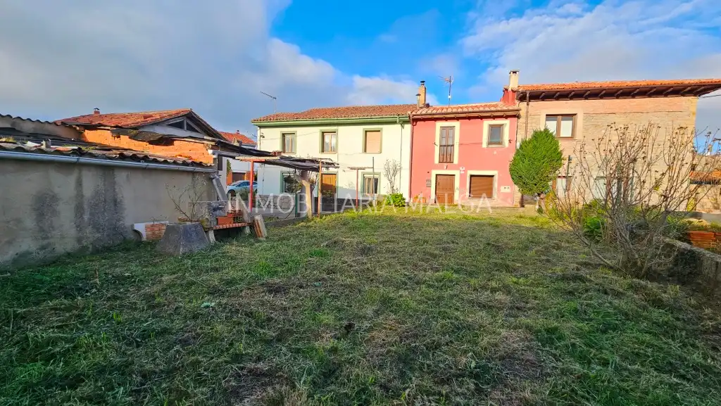 Haus mit Garten zum Verkauf in Barrio Villanueva 7