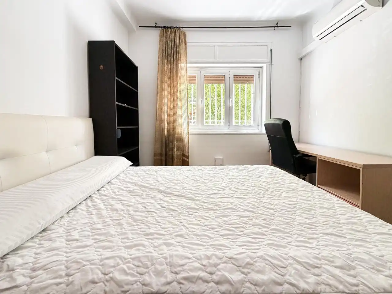 Bedroom of Flat for sale in Madrid  with Air Conditioner, Heating and Terrace