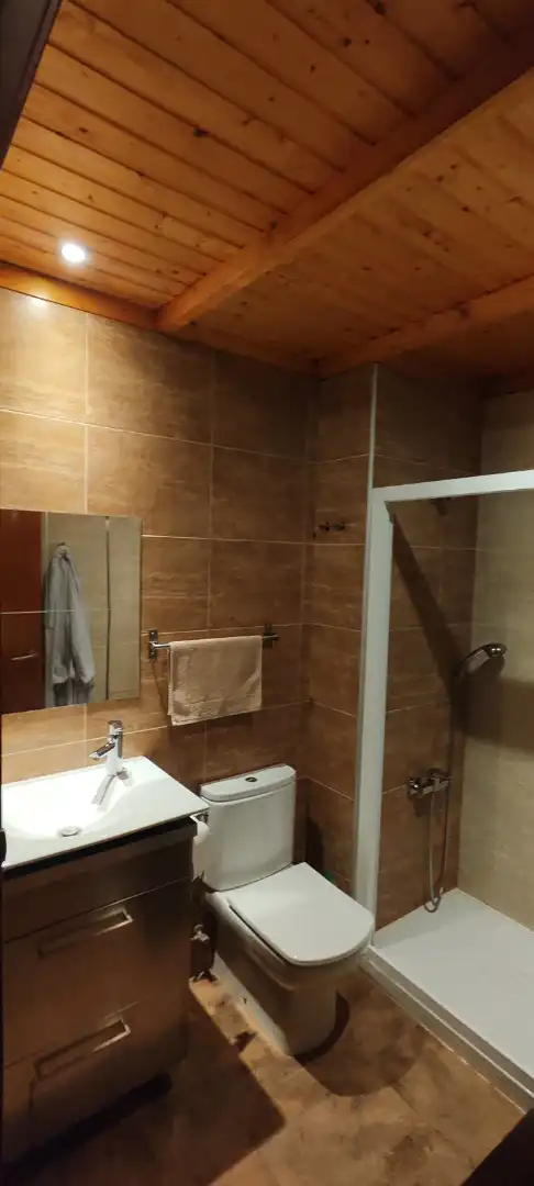Baño de Casa adosada en venta en Les Borges Blanques con Aire acondicionado, Calefacción y Jardín privado