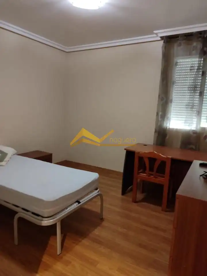 Habitación de Piso en venta en Linares con Balcón