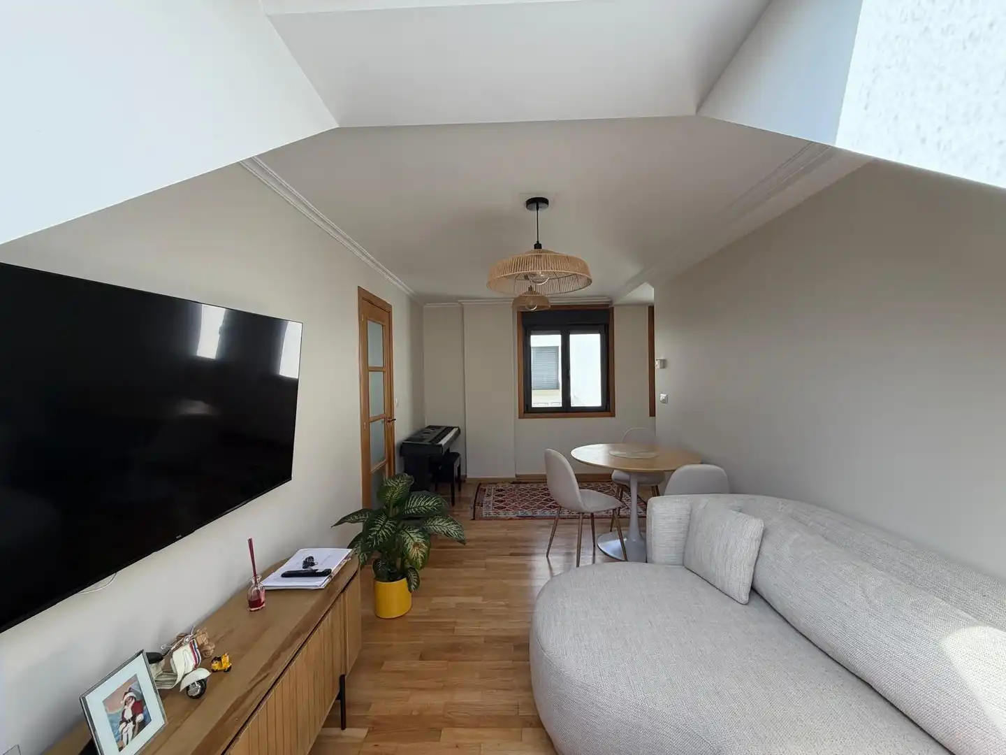 Sala de estar de Ático en venta en Vigo  con Calefacción, Parquet y Terraza