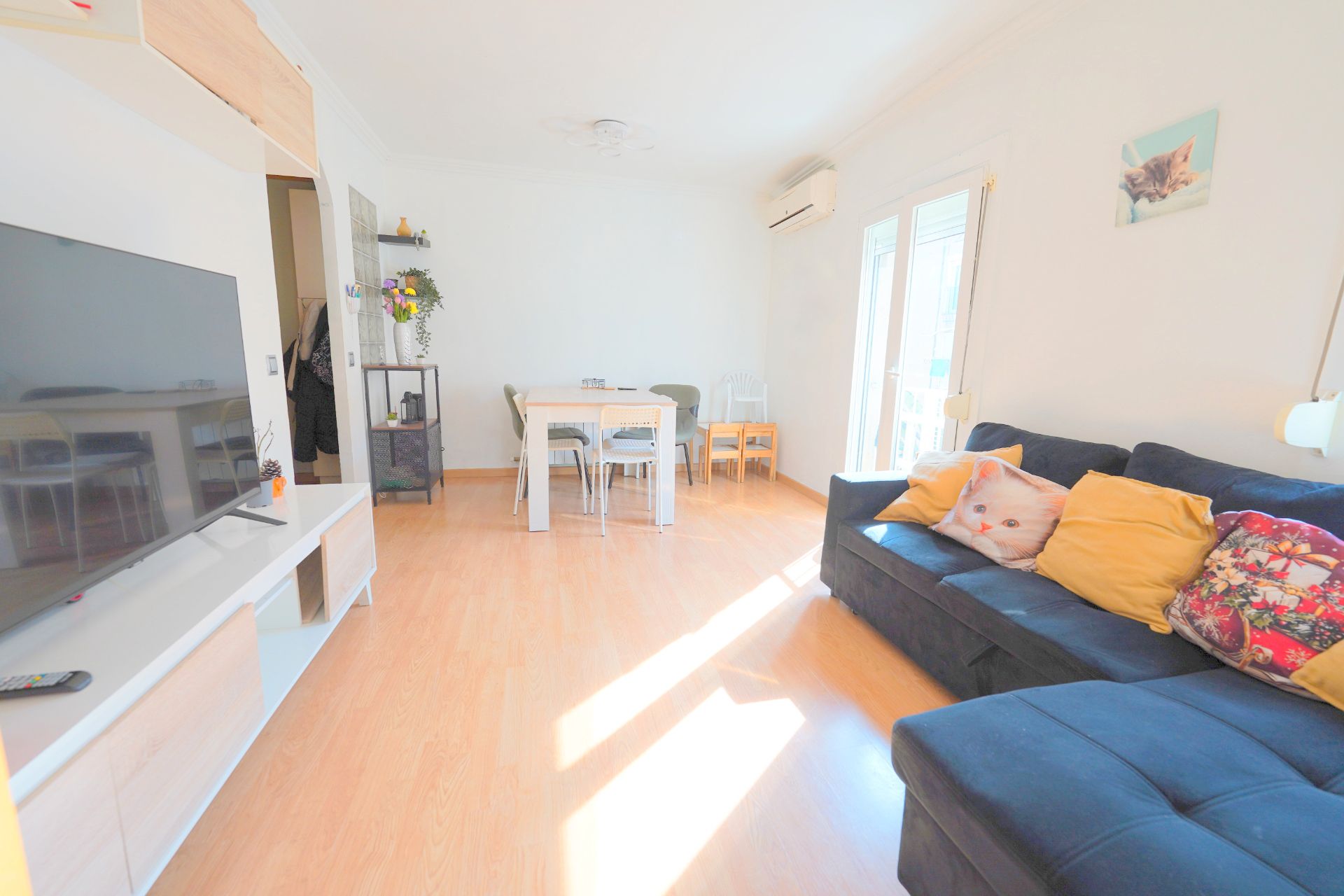 Wohnzimmer von Wohnung zum Verkauf in  Barcelona Capital mit Klimaanlage, Heizung und Möbliert