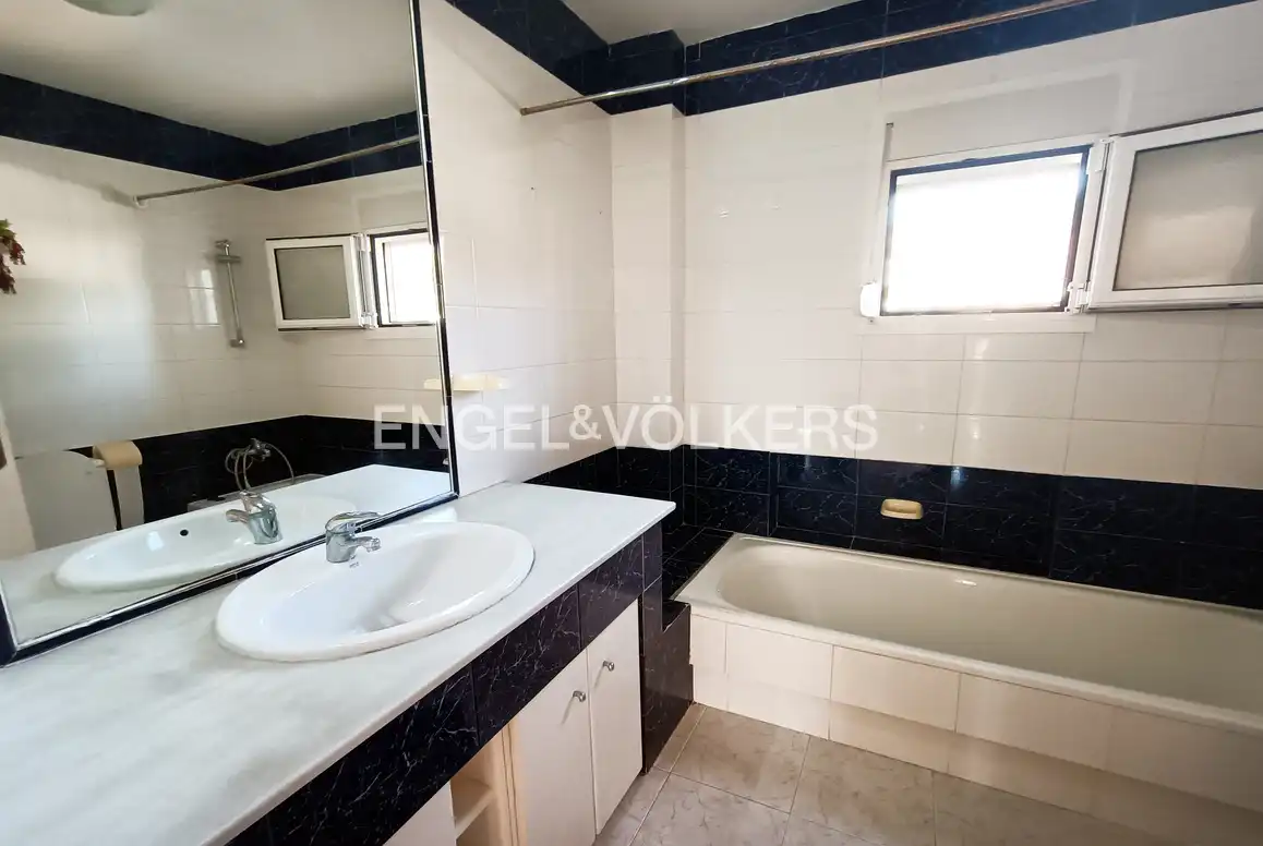Bathroom of Houses for sale in Benidorm  with Air Conditioner, Private garden and Terrace