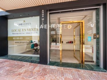 Locale commerciale in vendita a Calle Virgen del Pilar 7